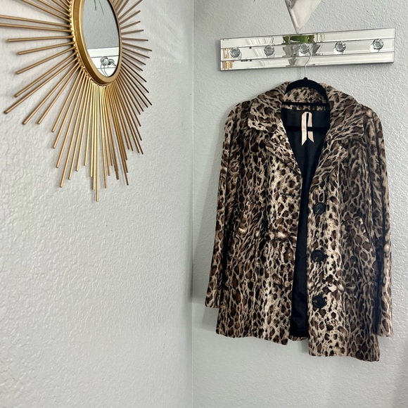 Bailey 44 Cheetah Button up Coat - Picture 14 of 15